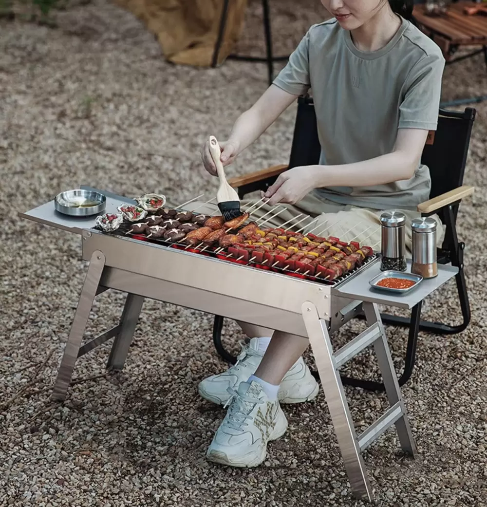 Minimalist katlanır kömürlü barbekü sobası