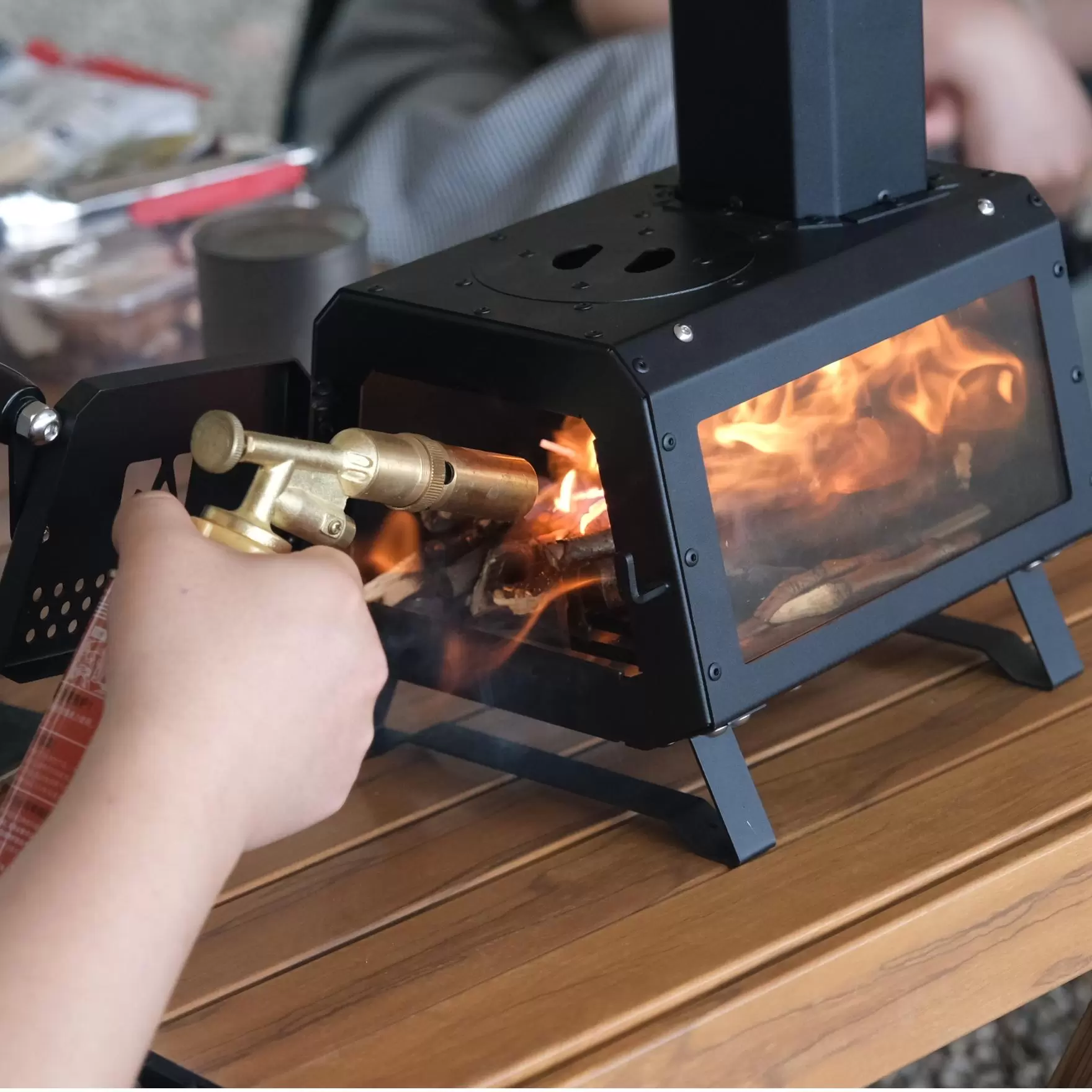 Çok İşlevli ve Verimli Duman Çıkarmayan Masaüstü Roket Soba