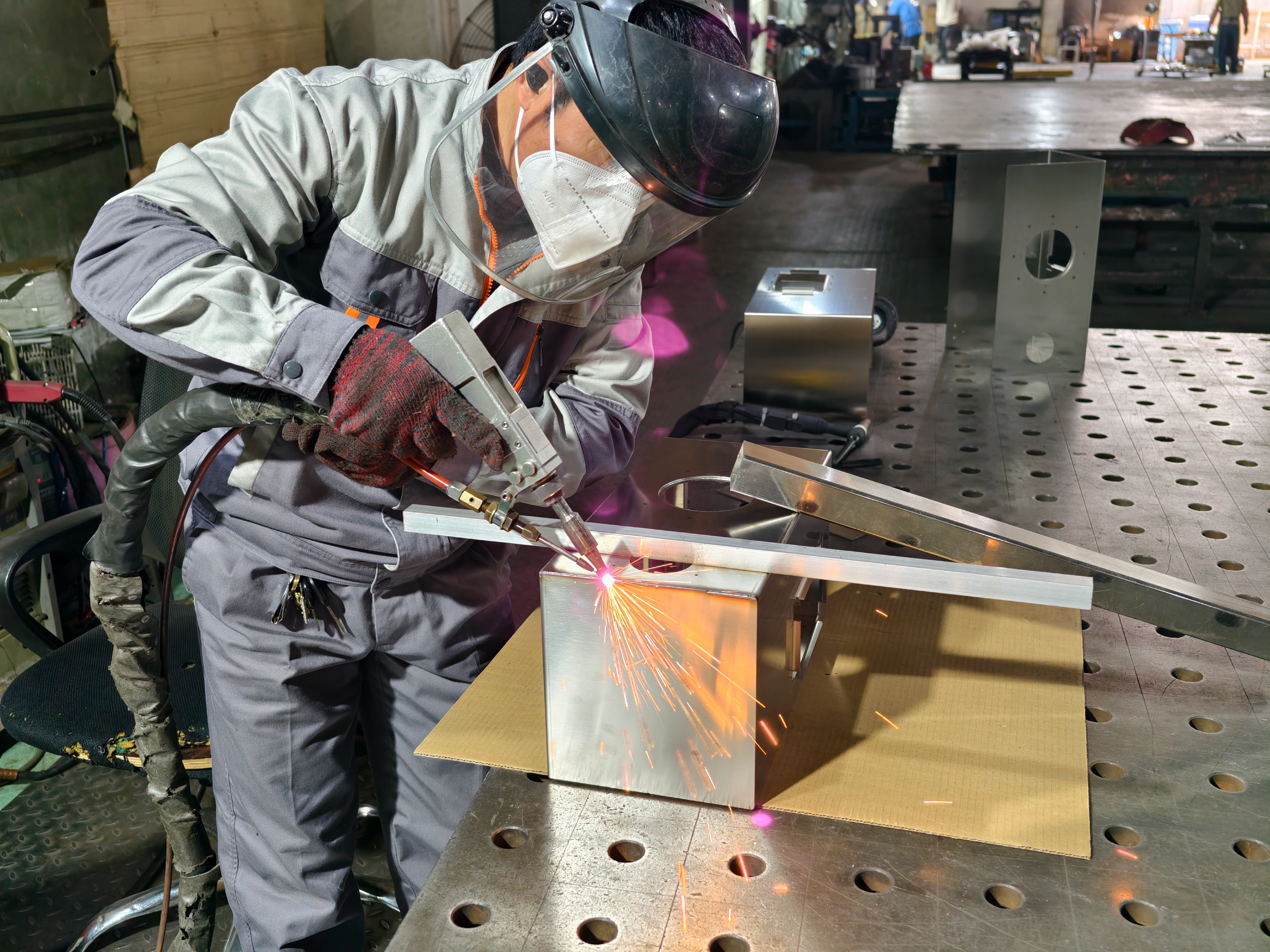 INBESTCAMP, Iraklı Bir Müşteri İçin 304 Paslanmaz Çelik Çadır Sobalarından Oluşan Bir Partiyi Özelleştiriyor INBESTCAMP, Iraklı Bir Müşteri İçin 304 Paslanmaz Çelik Çadır Sobalarından Oluşan Bir Partiyi Özelleştiriyor